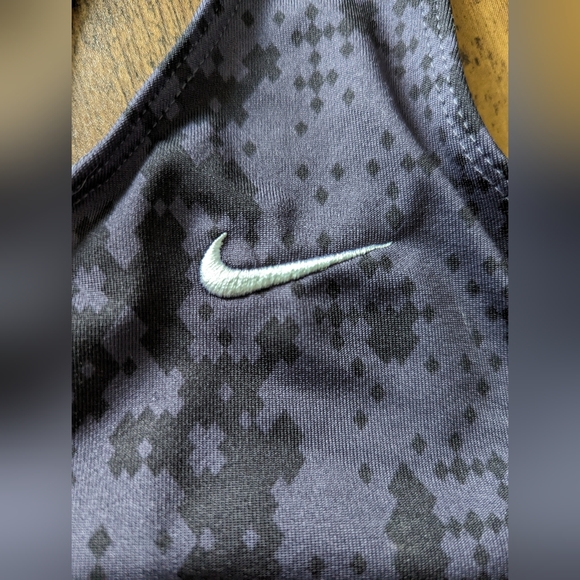 Nike Dri-Fit - Picture 4 of 7